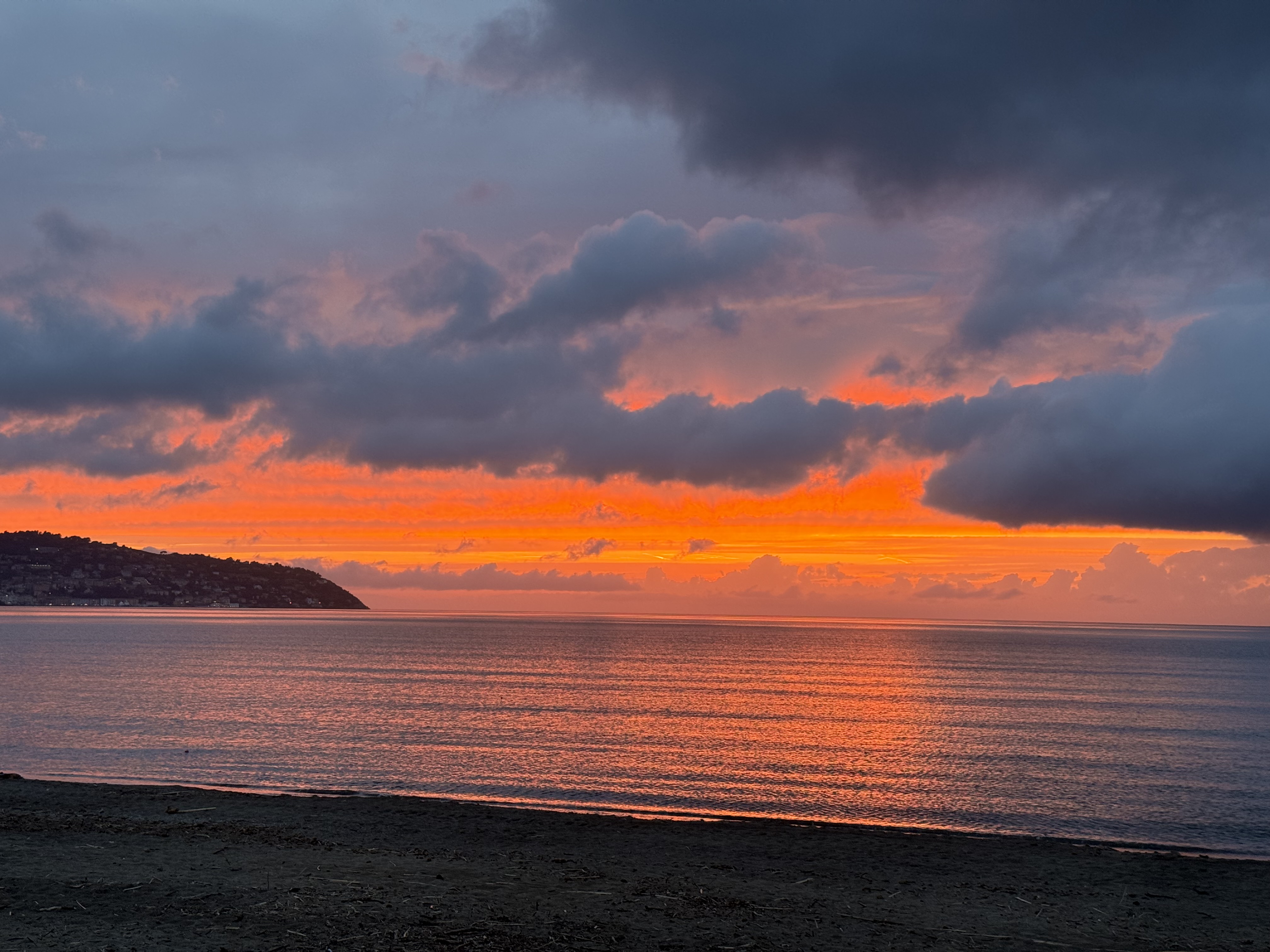 RIVA Beach · view of PSS and sunset over Elba